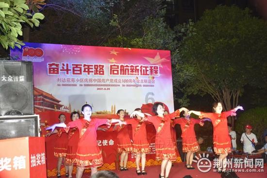 金老师失恋,万念俱灰,精神恍惚,都是阿衰干的好事!